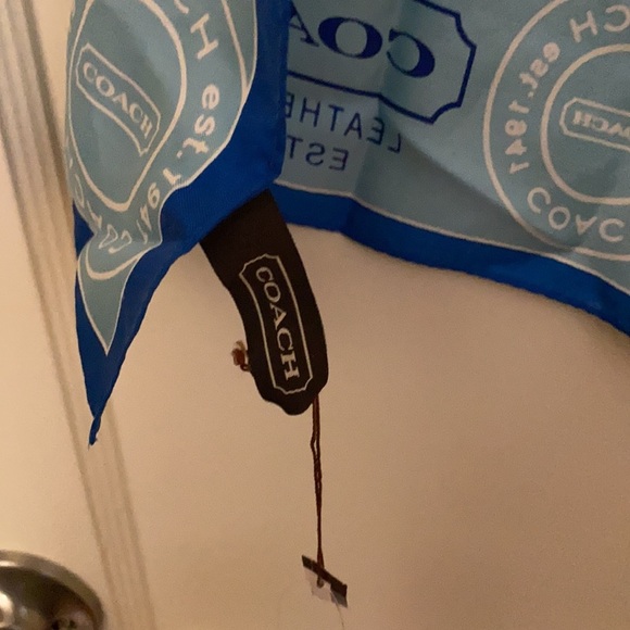 NWT coach blue square silk scarf - Picture 4 of 8